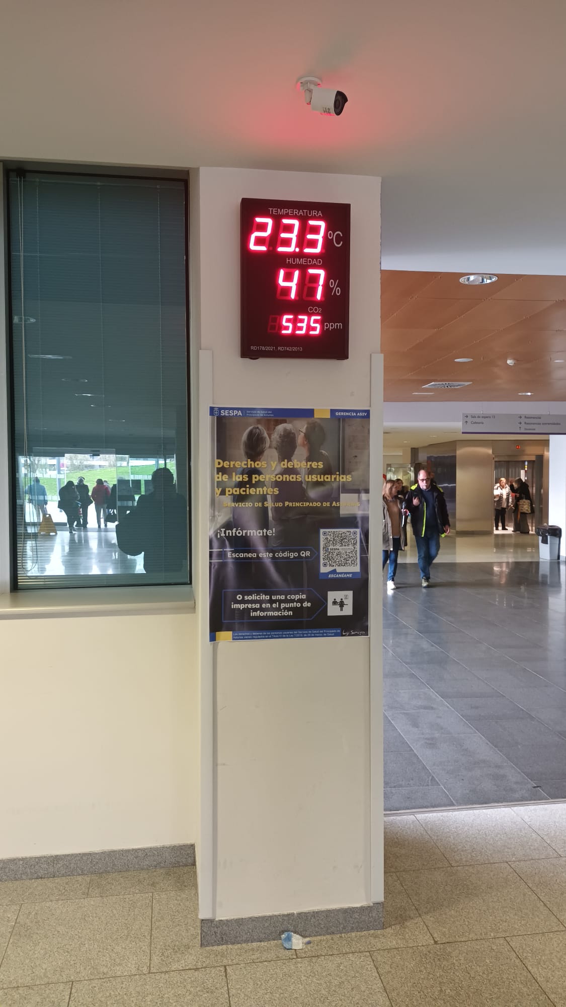 Indicador visualizador termómetro gran formato displays segmentos DTH Temperatura , Humedad y CO2 segun RITE RD1826 y 14/2022