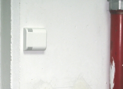 Wall mount temperature, humidity and air quality sensor/transmitter.